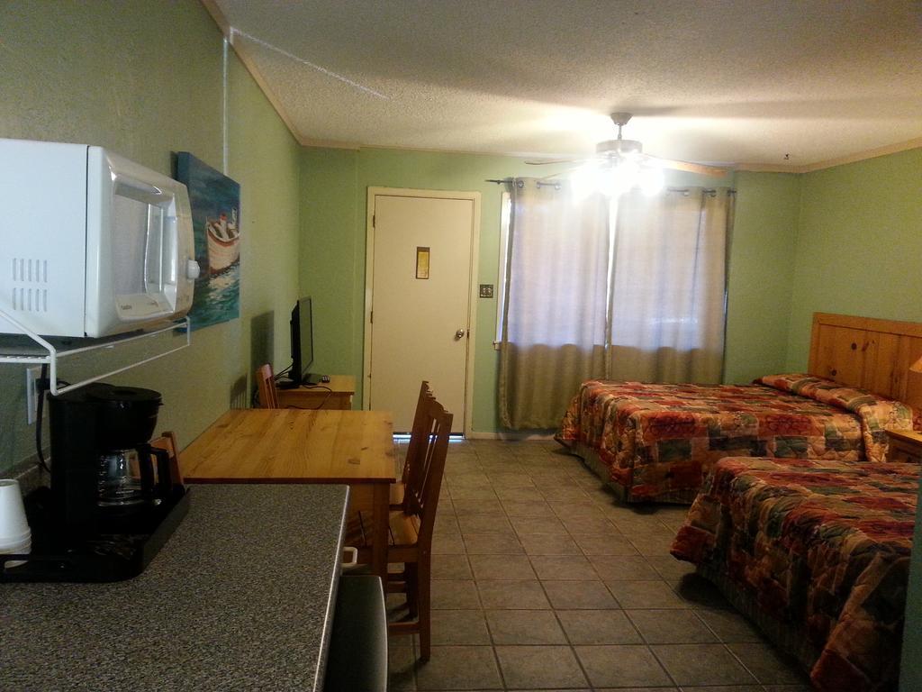 Lodge At Turkey Cove Canyon Lake Room photo