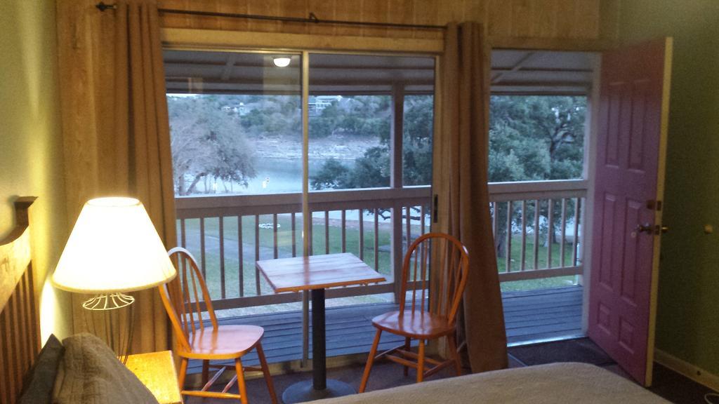 Lodge At Turkey Cove Canyon Lake Exterior photo