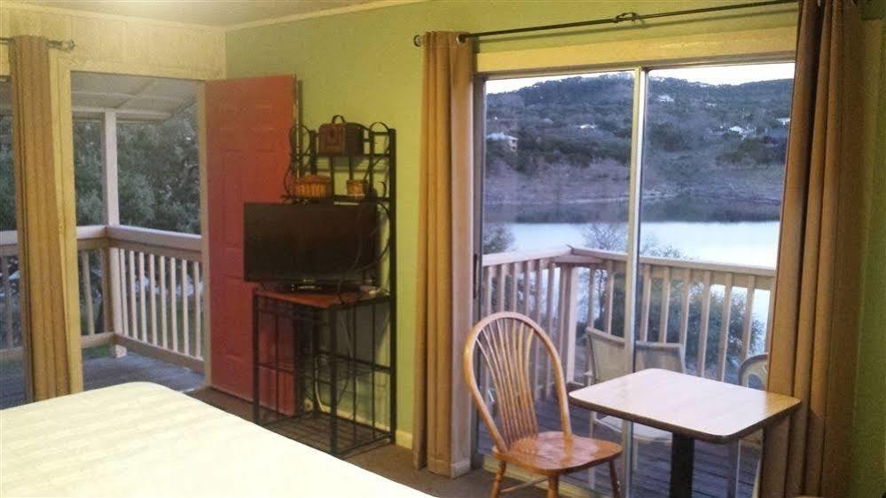 Lodge At Turkey Cove Canyon Lake Exterior photo